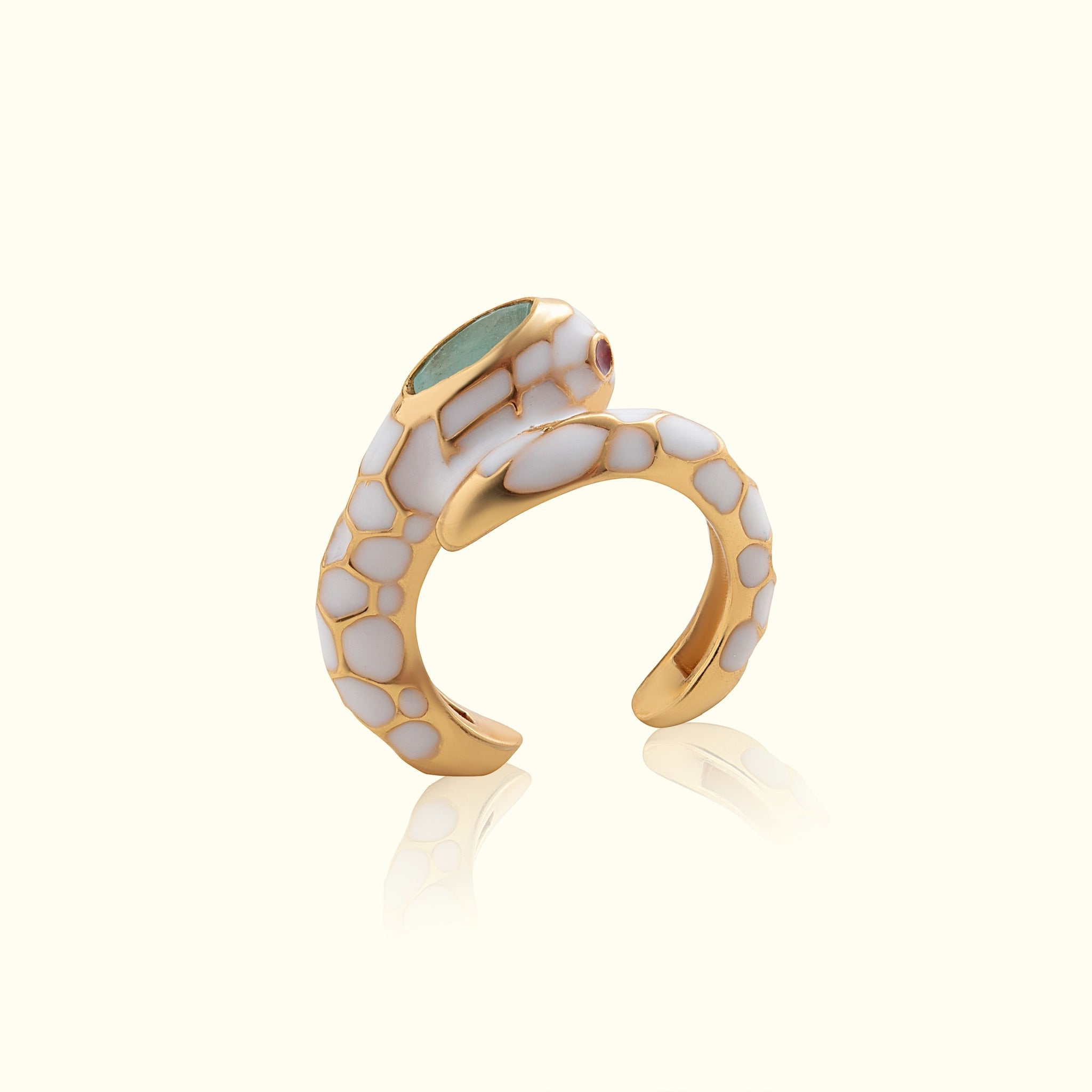 Anakonda Snake Ivory Earcuff